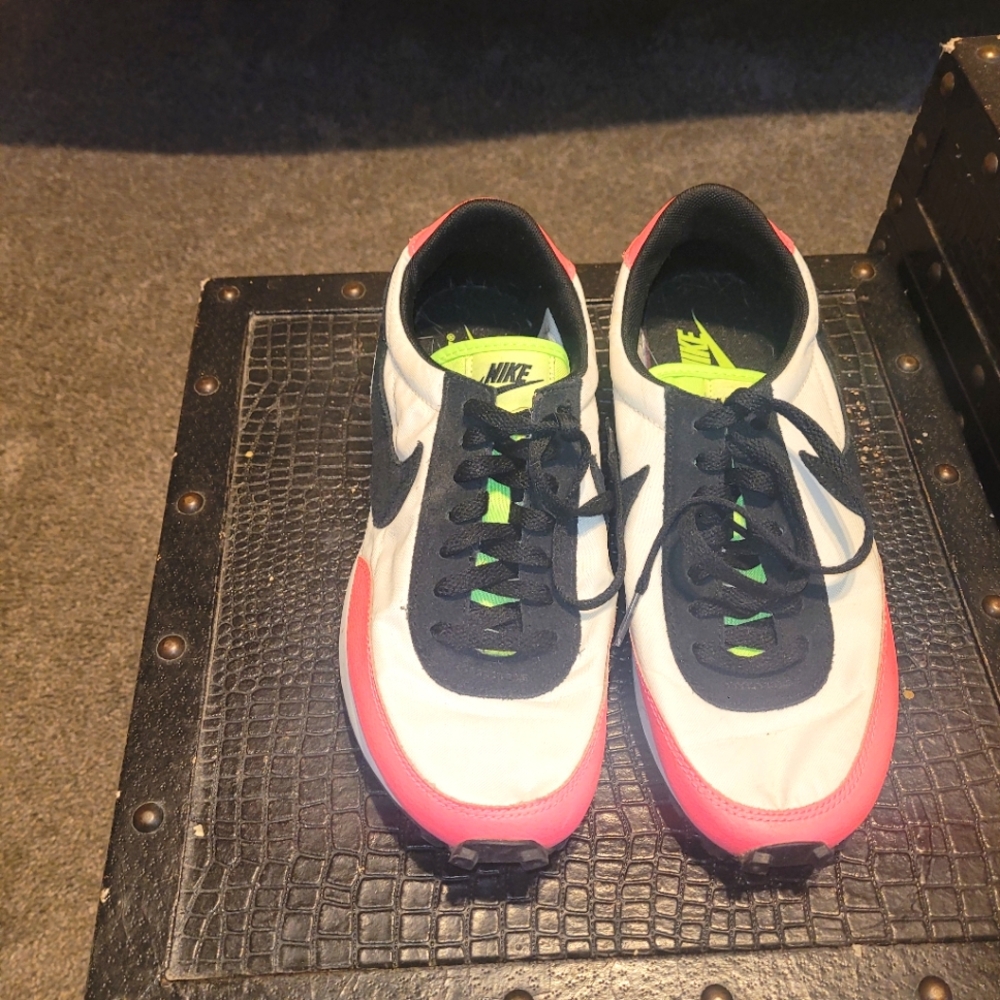 NIKE Women shoe